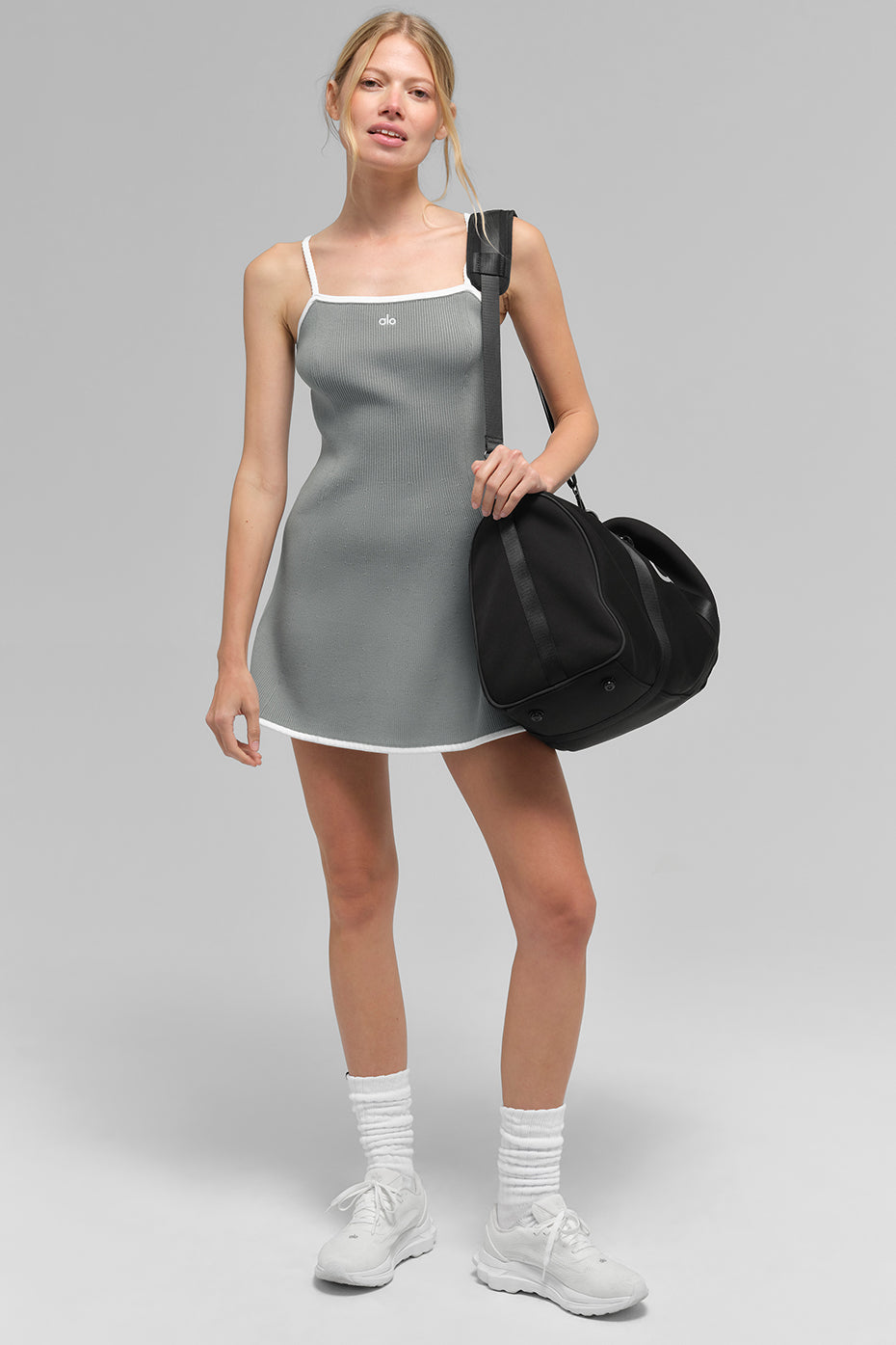Rippstrick-Highline-Kleid – Lunar Grey/White