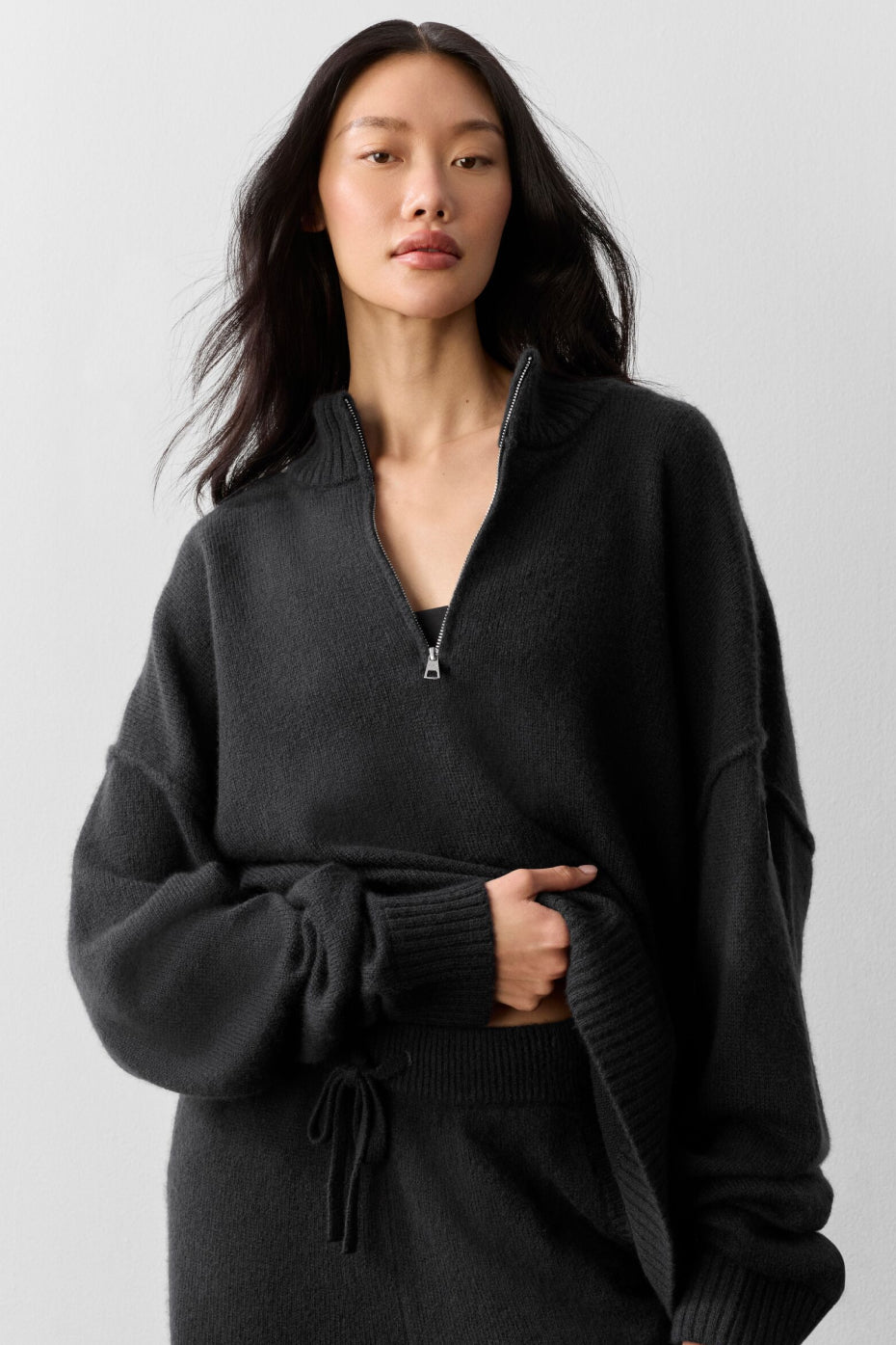 Pullover aus Wolle und Kaschmir mit 1/4-Reißverschluss – Schwarz