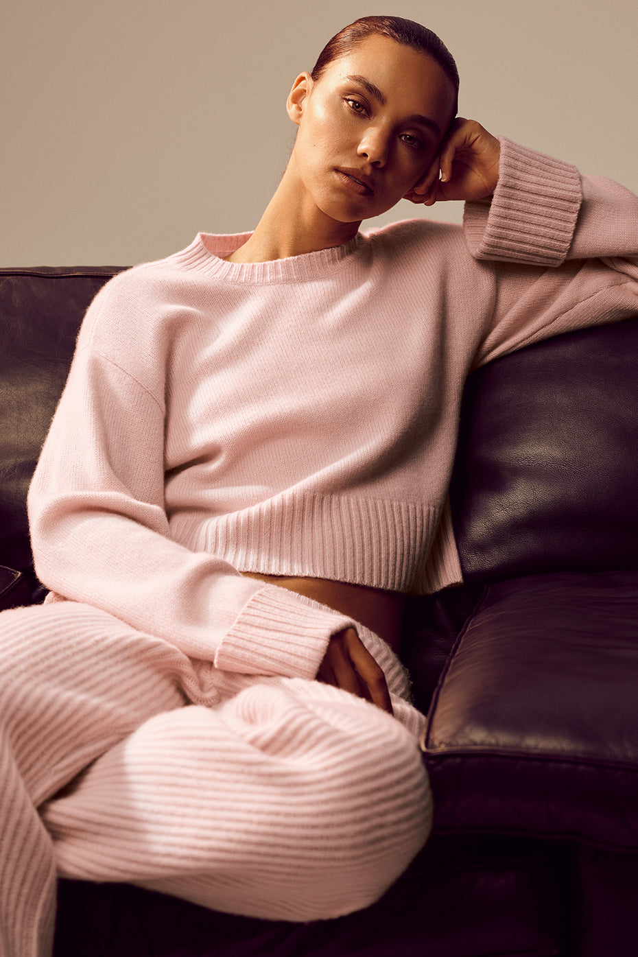 Kaschmir-Umarmung Pullover – Frostiges Rosa