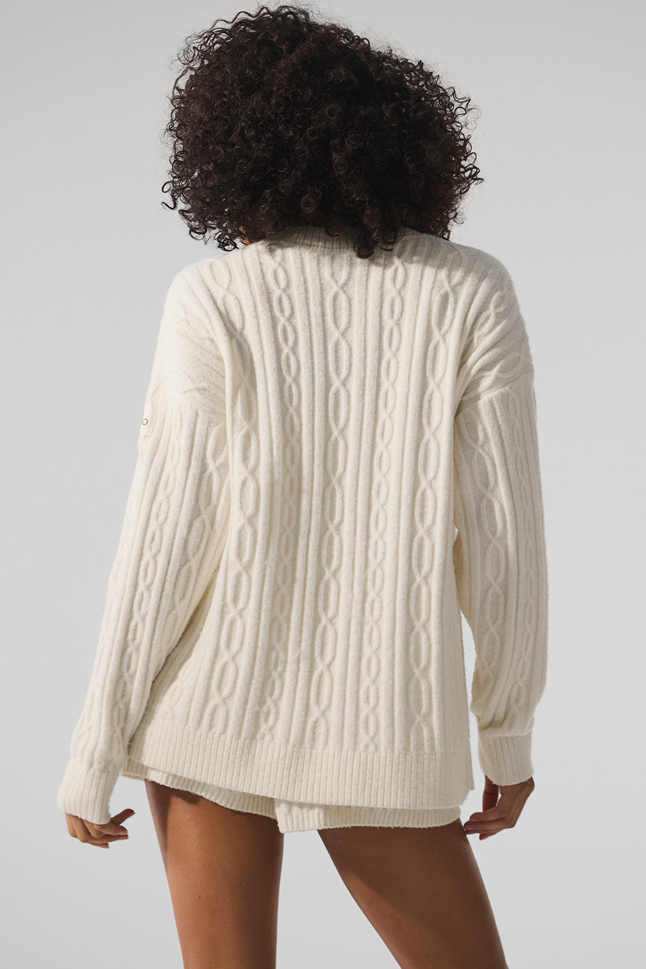 Winterglück-Strickjacke mit Zopfmuster – Elfenbein