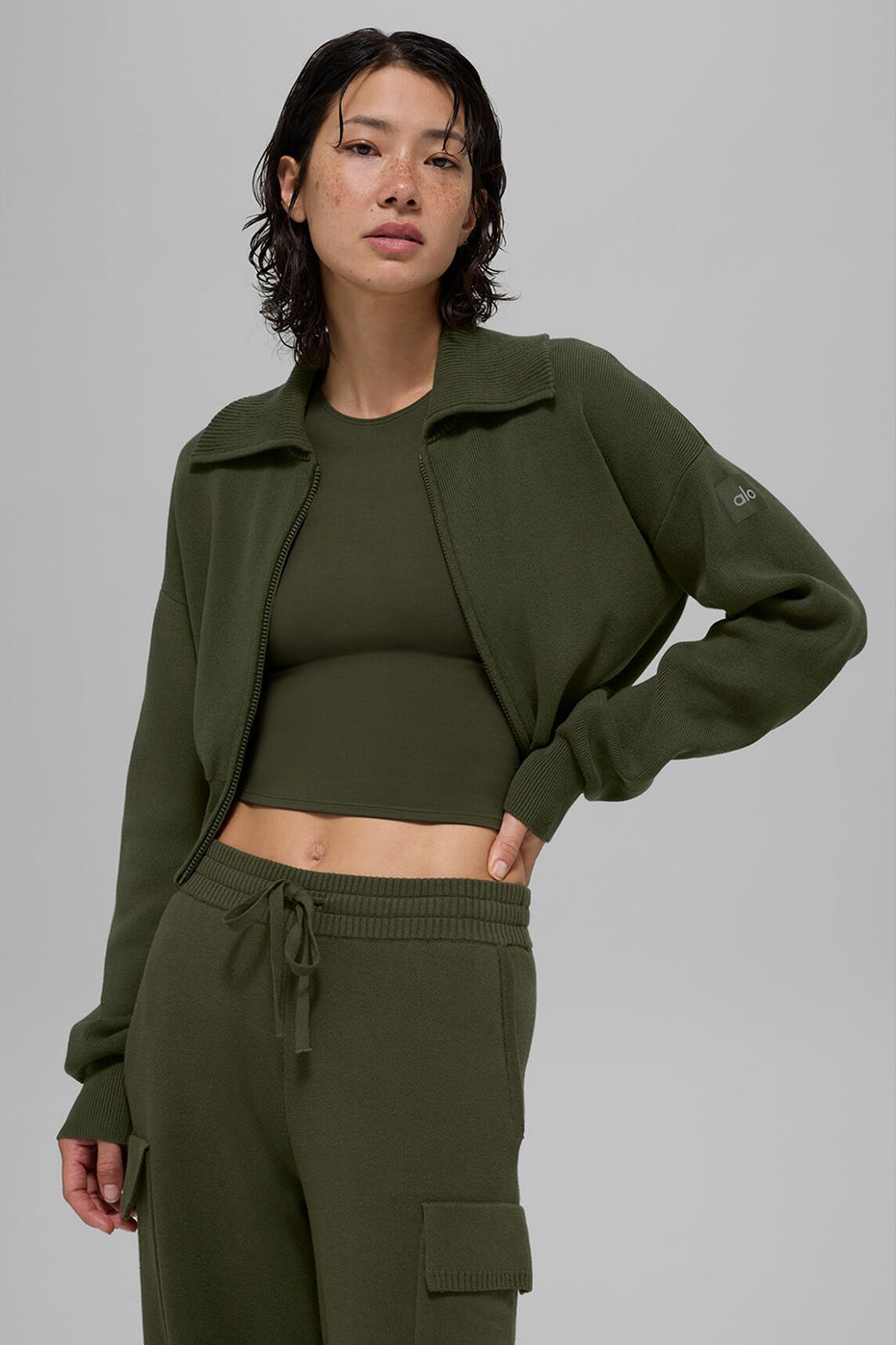 Scholar Knit Cropped-Jacke mit durchgehendem Reißverschluss – Olivgrün