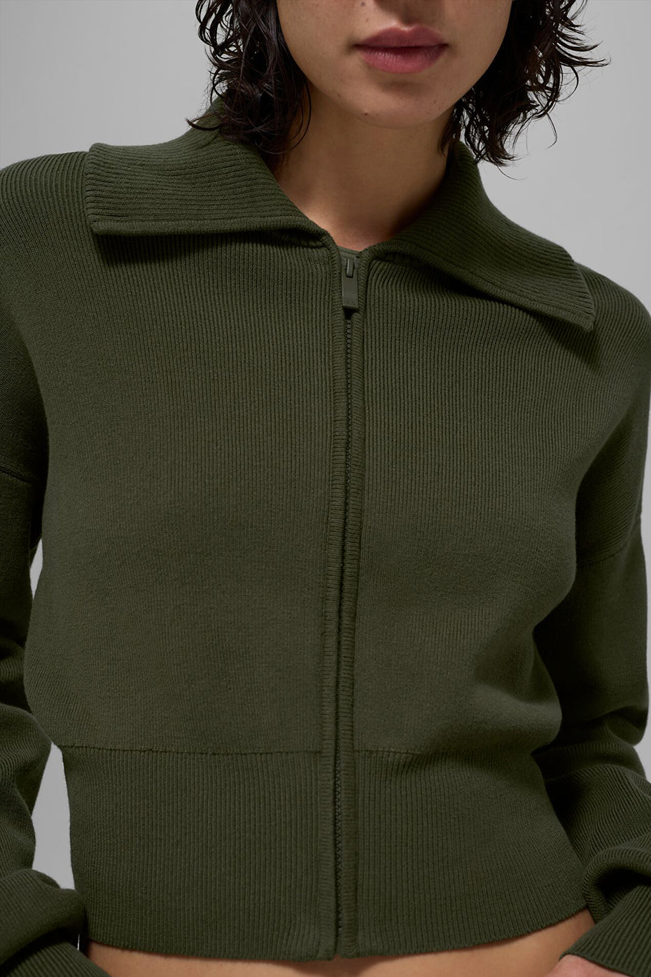 Scholar Knit Cropped-Jacke mit durchgehendem Reißverschluss – Olivgrün