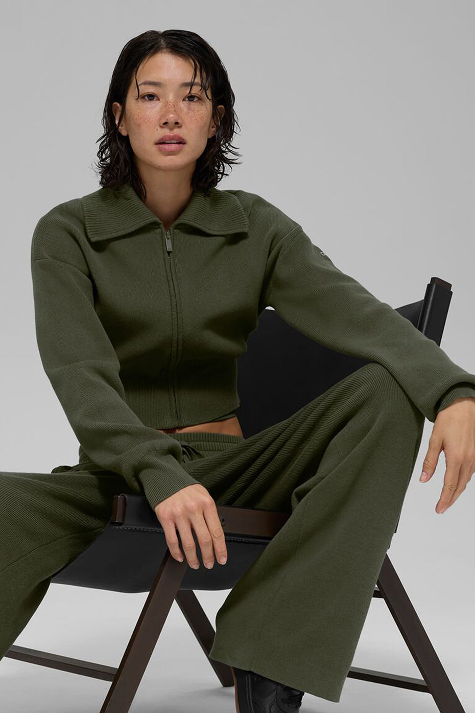 Scholar Knit Cropped-Jacke mit durchgehendem Reißverschluss – Olivgrün