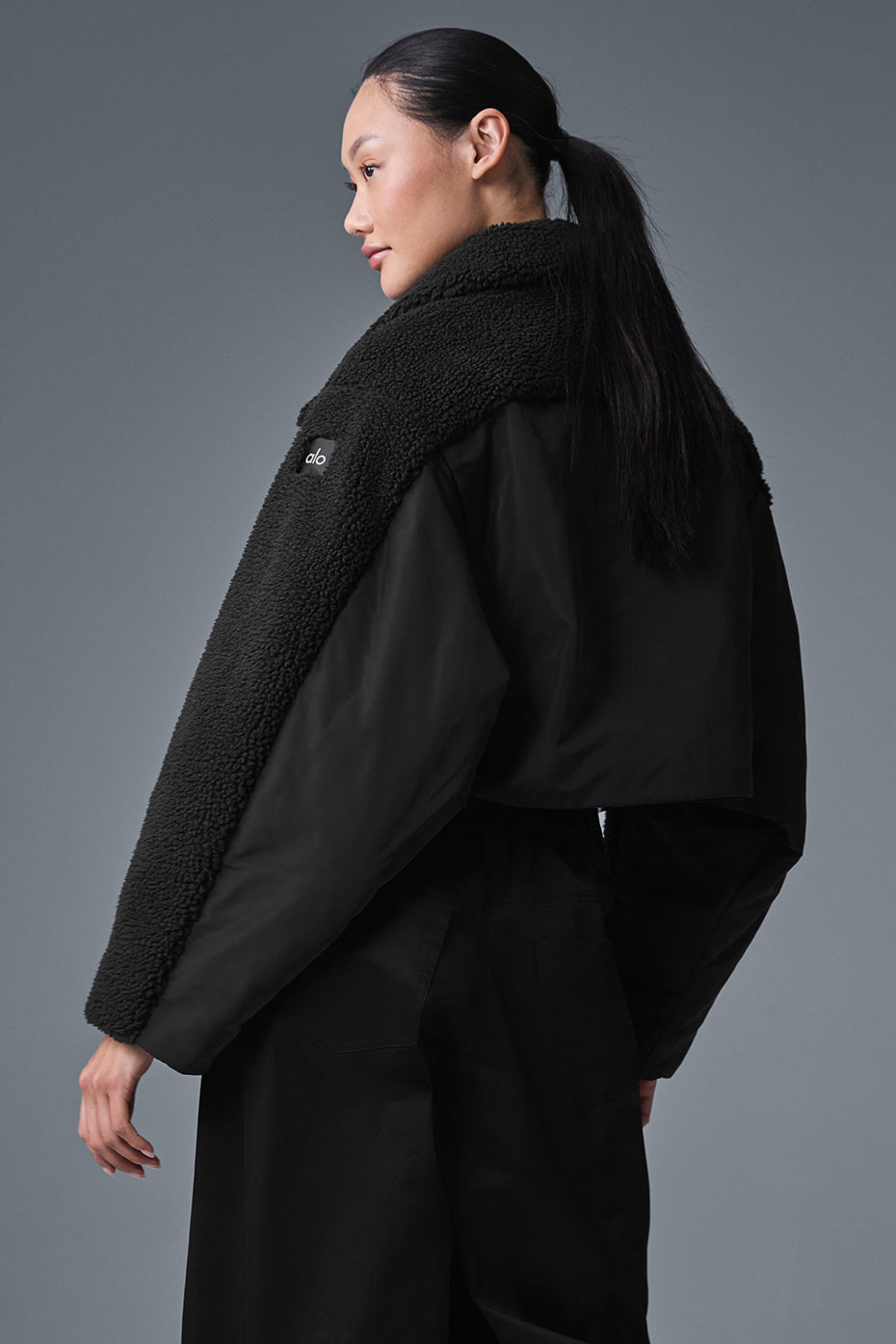 Sherpa Cozy Escape Puffer – Schwarz/Schwarz