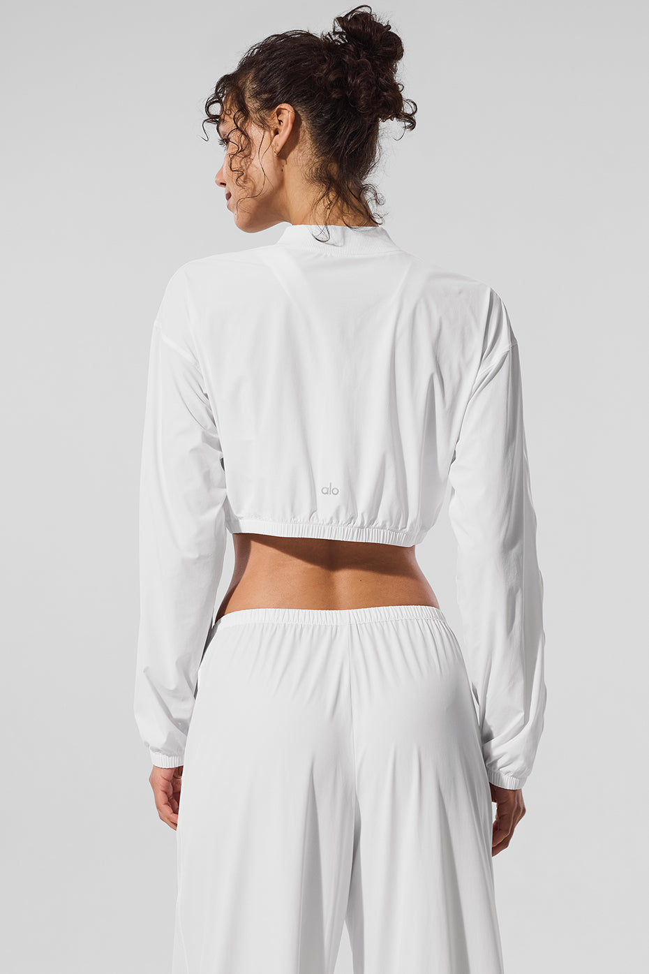 Kurze luftige Cover-Up-Jacke mit Reißverschluss – Weiß