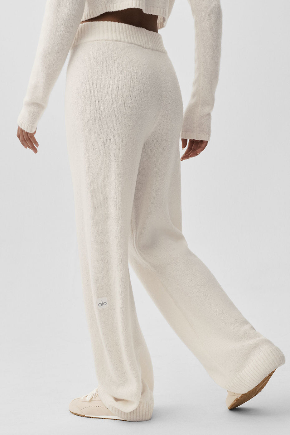 Hose aus Wolle und Kaschmir mit hoher Taille, weitem Bein und neuem Schnitt – Elfenbein
