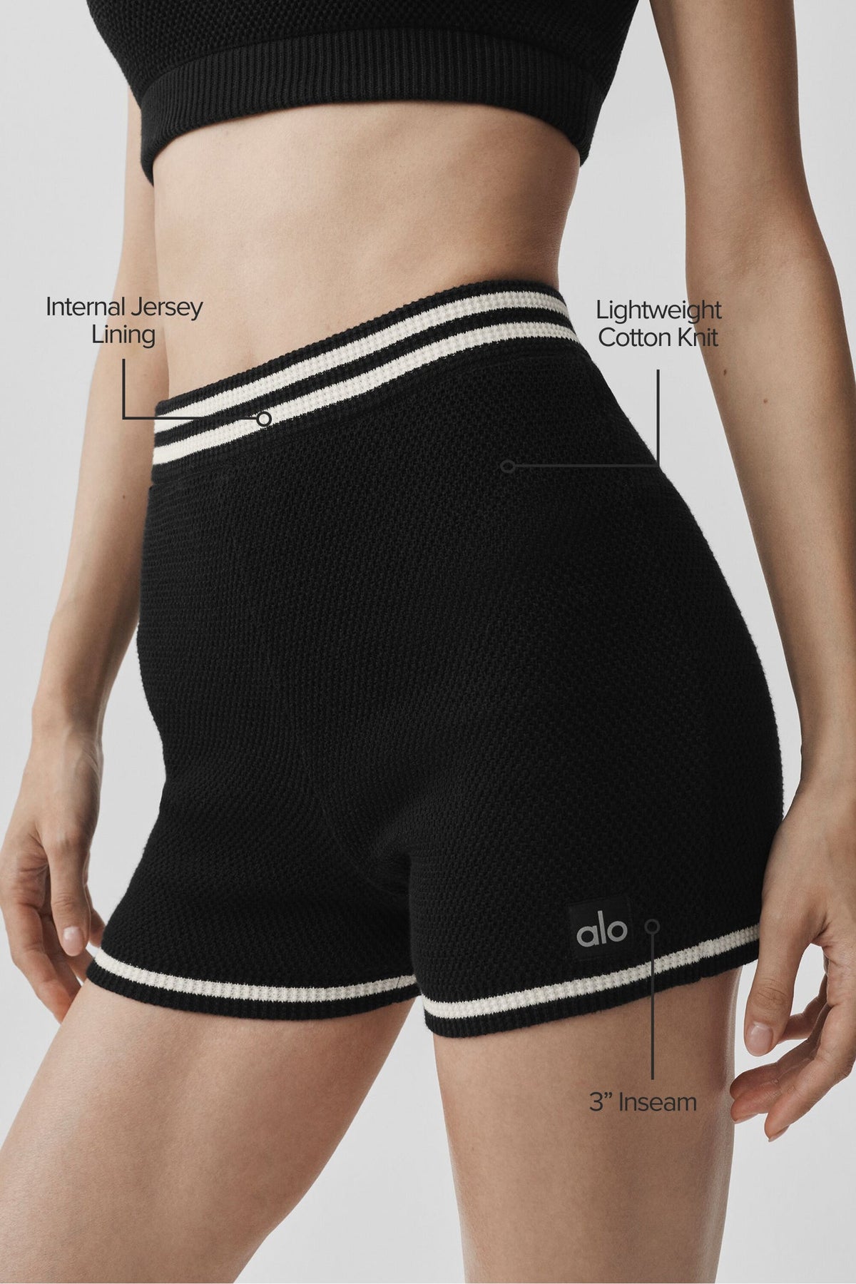 Tennis Club Pullover mit kurzer Hose aus Strick – Schwarz/Elfenbein