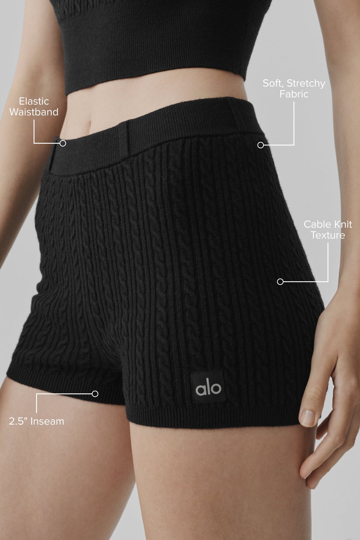 Mini-Pullover mit Zopfmuster und hohem Bund – Schwarz