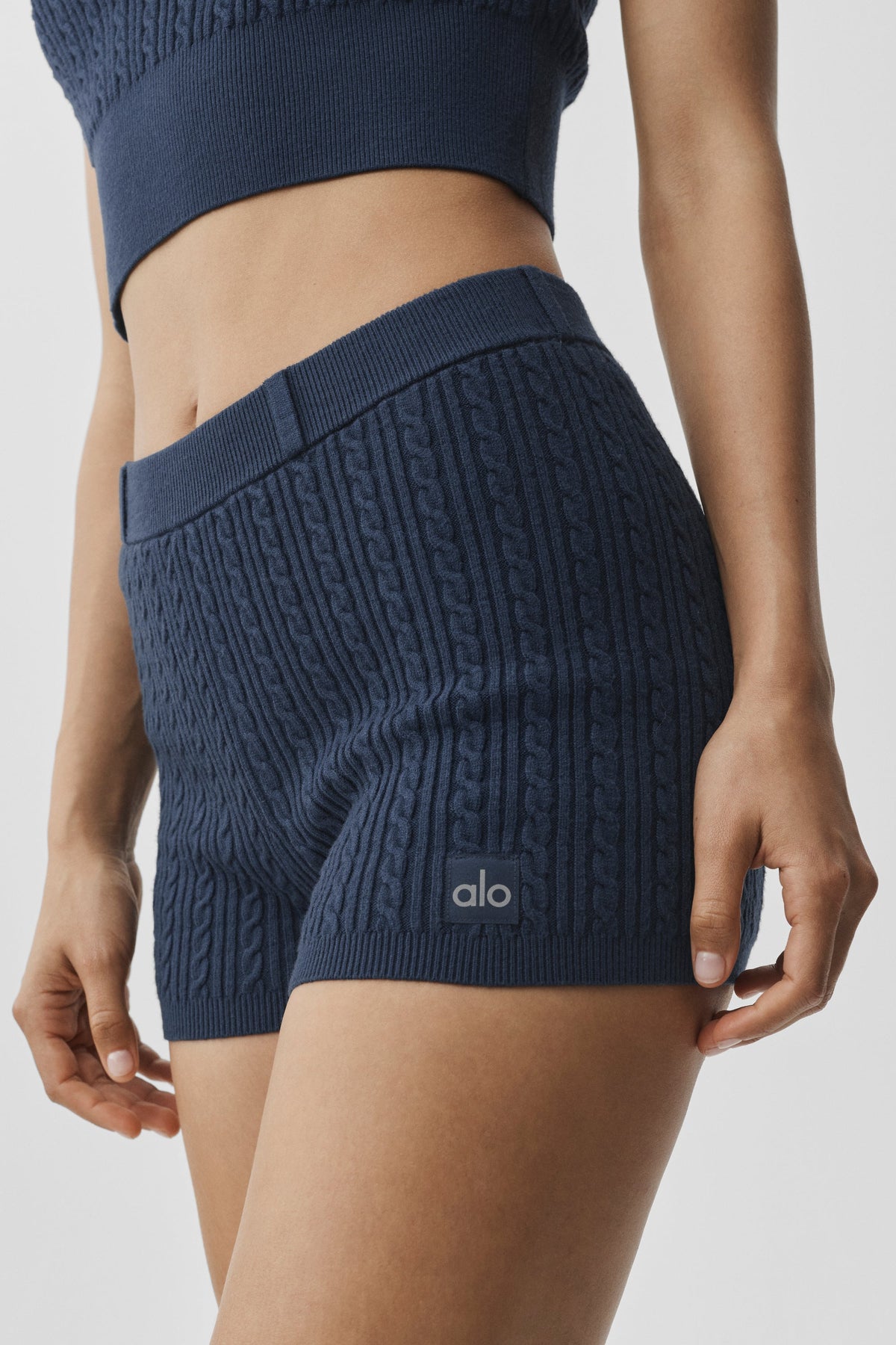 Mini-Strick-Shorts mit hohem Bund – Marineblau